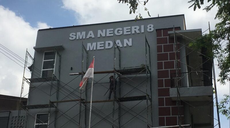 Kepala SMA N 8 Medan Di Duga Korupsi Dan Pungutan Liar