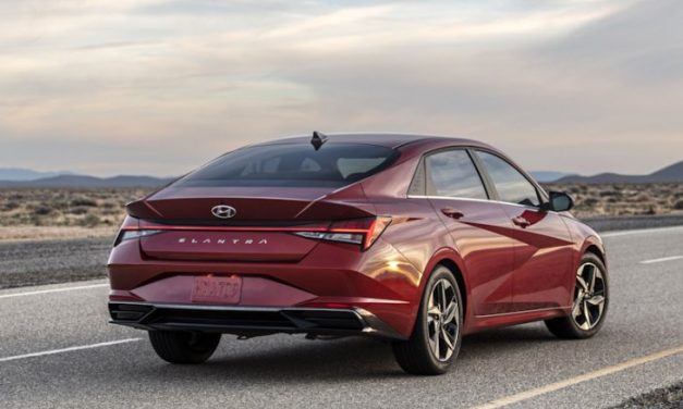 Hyundai Elantra, Sedan Modern Desain Futuristik Performa Efisien