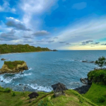 Pantai Menganti, Surga Tersembunyi di Pesisir Selatan Jawa