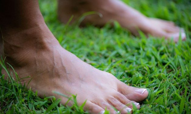 Praktik Earthing Bermanfaat Untuk Kesehatan Fisik Dan Mental