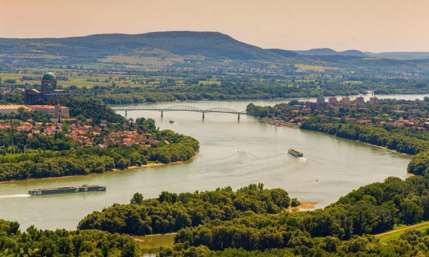 Destinasi Danube Bend Menciptakan Pemandangan Spektakuler