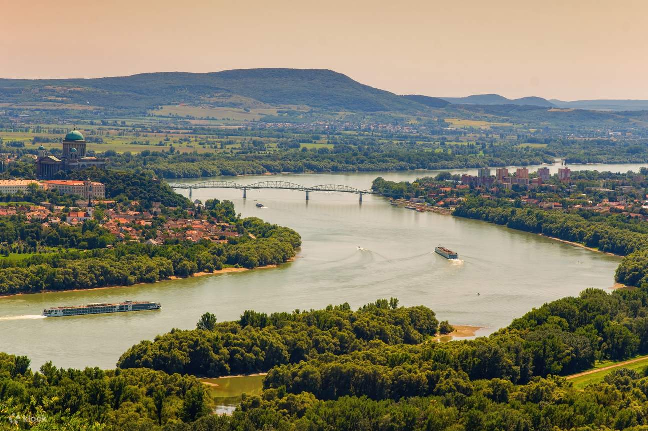 Destinasi Danube Bend