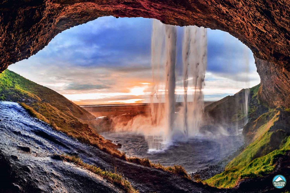 Air Terjun Seljalandsfoss