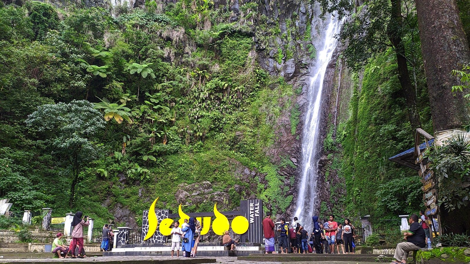 Air Terjun Sedudo