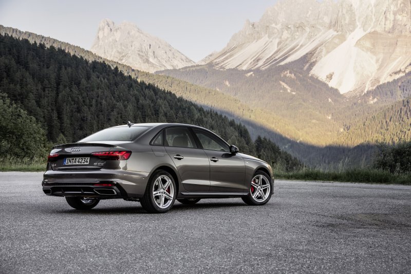 Audi A4 Sedan Miliki Kenyamanan Tingkat Tinggi Saat Berkendara