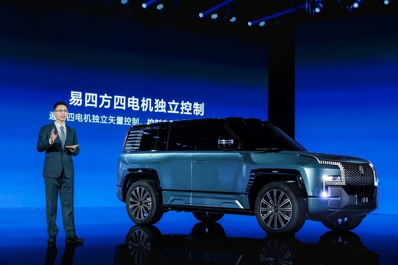 Mobil BYD Yangwang U8 Di Lengkapi Teknologi Quad-Motor E⁴